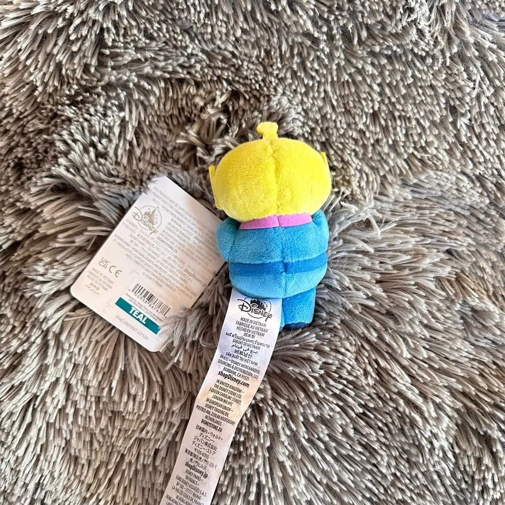 Disney Toy Story Alien Small Magnet Hands Plush New - Picture 2 of 3